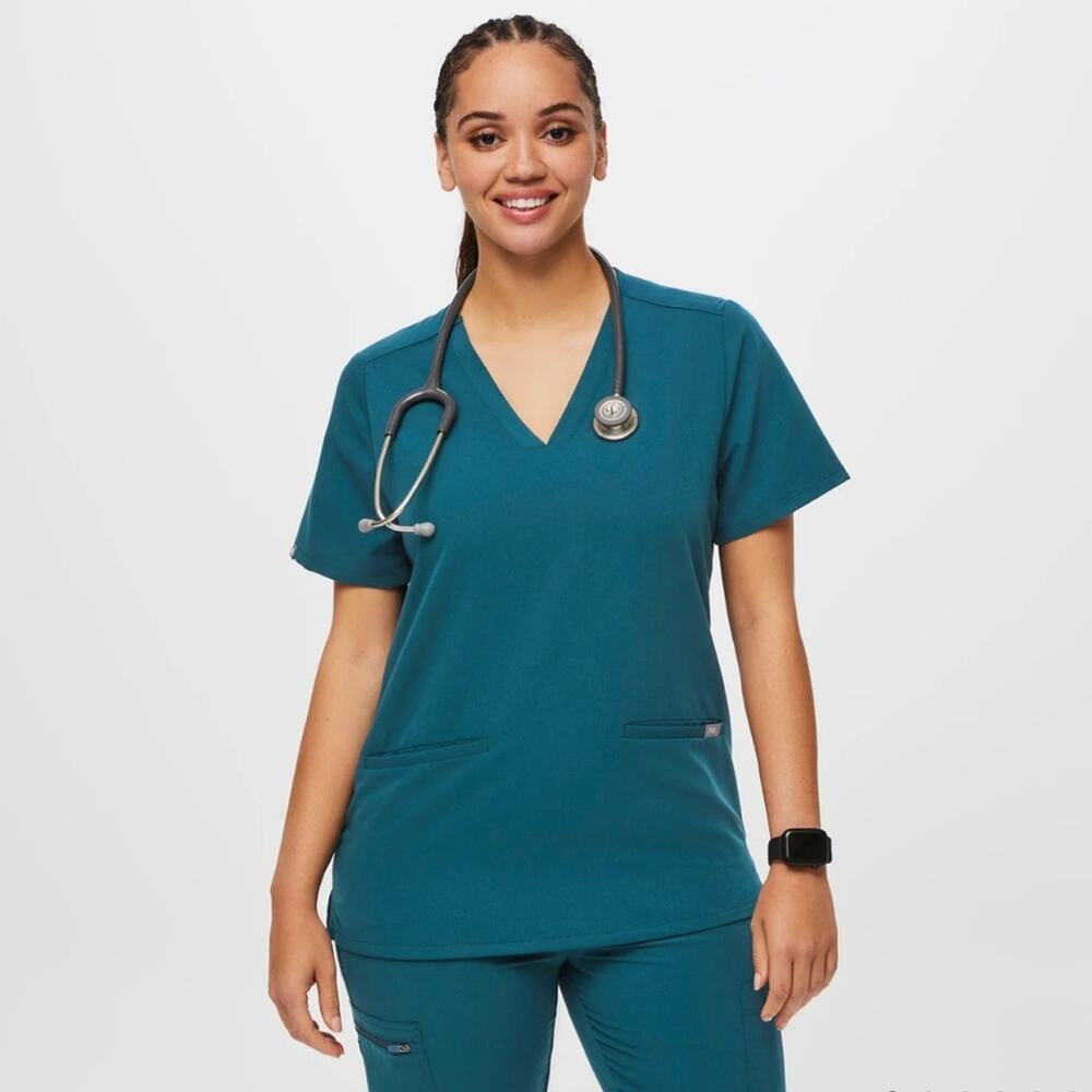 Figs Casma Scrub Top In Caribbean Blue